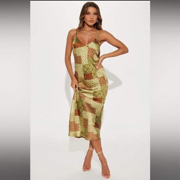 NWT Fashion Nova Lisa Floral Satin Midi/Maxi Dress Green Combo- Size Medium - Picture 1 of 3